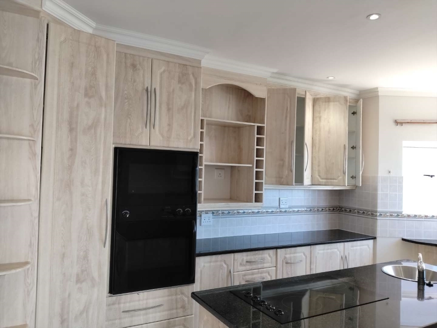 To Let 4 Bedroom Property for Rent in Reebok Western Cape